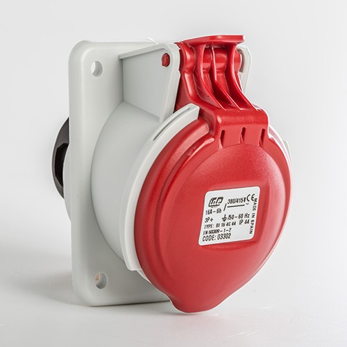 Base empotrar inclinada IP44 3 polos + tierra 380V 16A 6h de color rojo